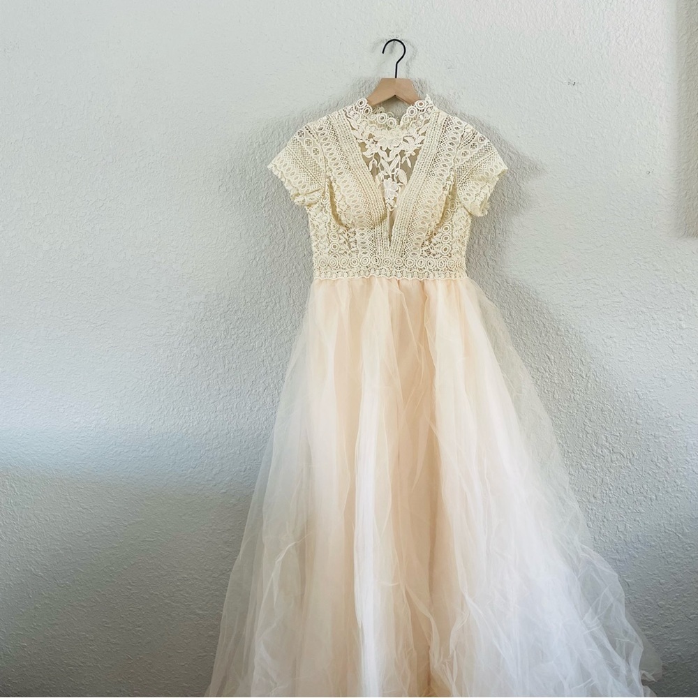 Vintage Lace, Open Back & Tulle Fit & Flare Wedding Dress